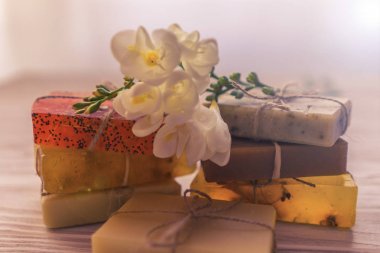 Şifalı otlar ile organik el yapımı Sabun