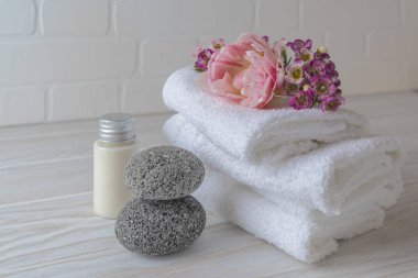 ahşap bir masa güzel spa kompozisyonu