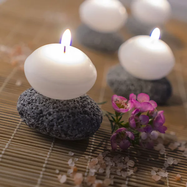 Bambu hasır bir güzel spa kompozisyonu
