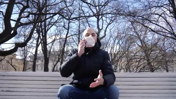 Young Caucasian Guy Bald Head Who Has Infection Sitting Respirator — Stock Video
