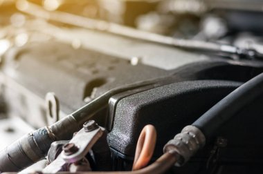 Siyah üst motor 4 silindir yakından arka plan bulanıklık