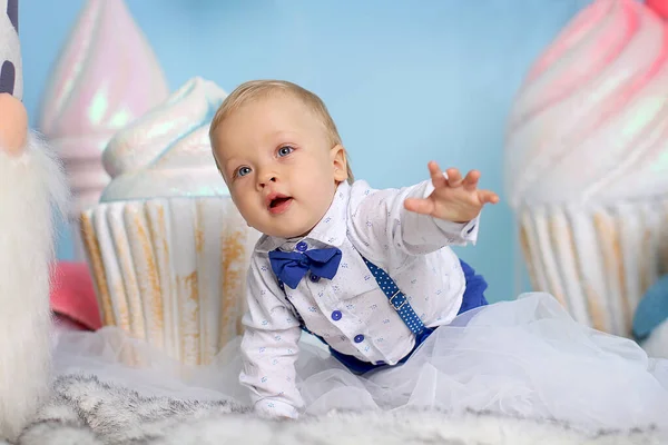 Blue Eyed Baby Boy Blond Blue Trousers White Shirt Bow — Stock Photo, Image