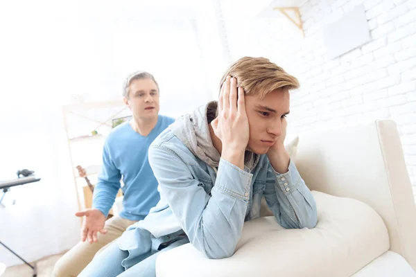 Father Trying Talking Son Teenager Refuse Listening — Stock Photo, Image