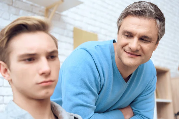 Father Trying Talking Son Teenager Refuse Listening — Stock Photo, Image