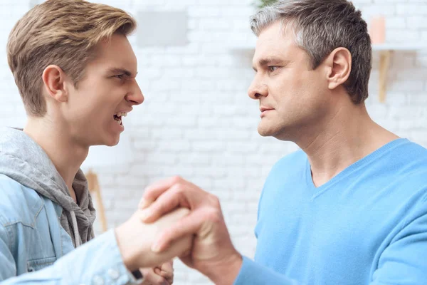 Father Intimidating Troubled Teenager Quarrel — Stock Photo, Image