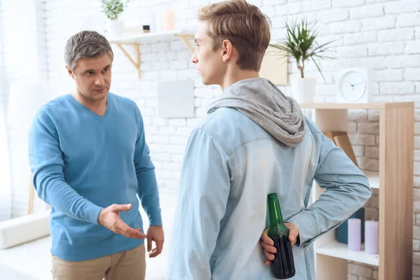 Angry Drunk Father Asking His Son Giving Back His Beer — Stock Photo, Image