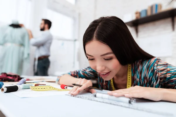 Female Designer Making Measurements While Man Working Mannequin Tailor Shop — Stock Photo, Image