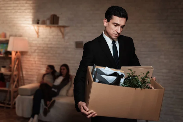 Frustrated Businessman Holding Box Things Leaving His Family — Stock Photo, Image