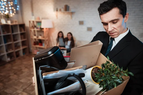 Frustrated Businessman Holding Box Things Leaving His Family — Stock Photo, Image
