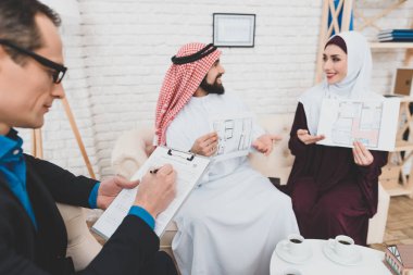 Arap çift mimari planı emlak ajansı gelecekteki evde eğitim