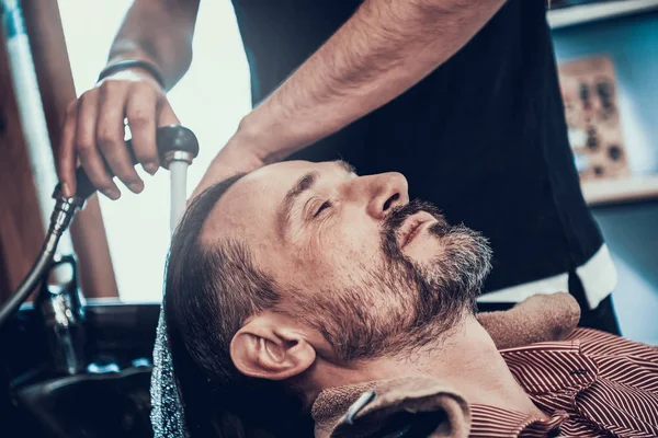 Hairdresser Washing Hair His Client Barbershop — Stock Photo, Image