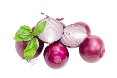 Kırmızı soğan ve dal fesleğen yığını