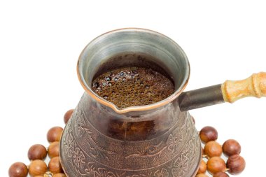Eski bakır kahve pot portre taze demlendi Türk kahvesi