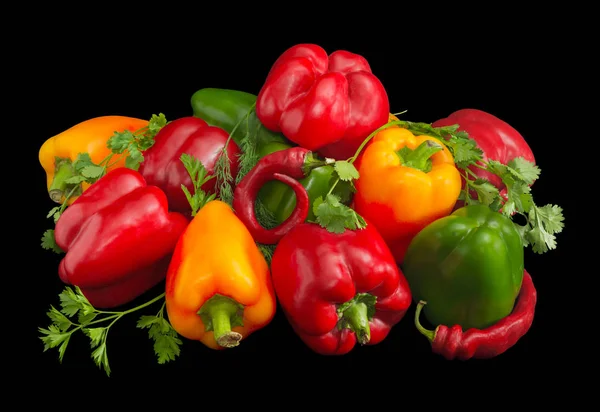 Verschillende groene, gele en rode paprika, chili en Groenen — Stockfoto