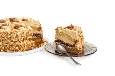 Uçan daire, kısmen dilimli kek üzerinde katmanlı sünger kek parçası