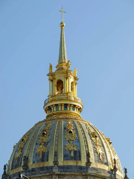 Katedral des Invalides Paris closeup içinde bir kubbe