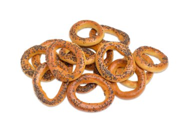 Haşhaş tohumu ile tepesinde küçük çıtır simit yığını