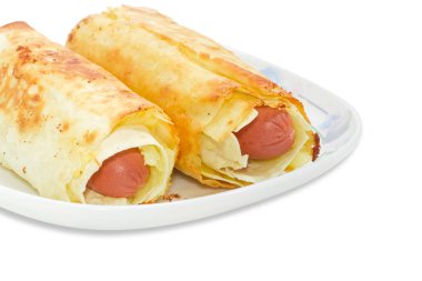 Tabak portre üzerinde iki pişmiş sosis rolls