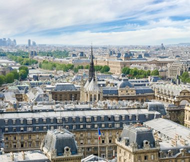 Paris Katedrali Notre Dame kuzeybatı bölümünün görünümünü