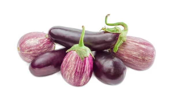 Paarse aubergines en Graffiti aubergines op een lichte achtergrond — Stockfoto