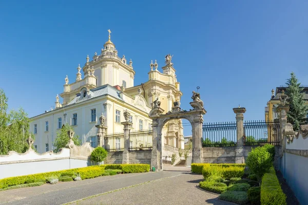 Architektonický celek katedrála svatého Jiří v Lvově, Ukrajina — Stock fotografie