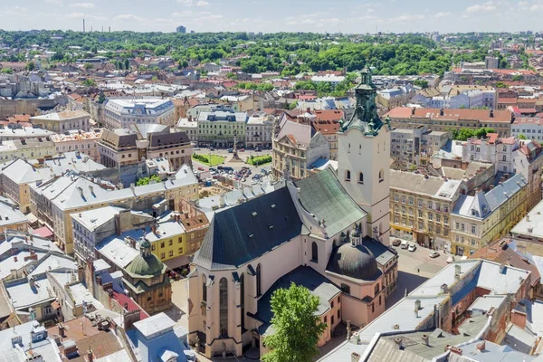 Katedralen Basilica av antagandet i Lviv, Ukraina — Stockfoto