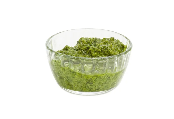 Pesto i den liten glasskål — Stockfoto