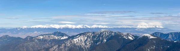 Düşük Tatras yamaçları üzerinden Tatra Dağları Panoraması — Stok fotoğraf