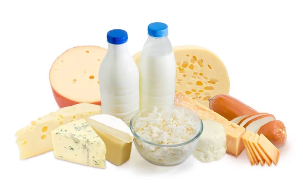 Mléko a mléčné výrobky na bílém pozadí — Stock fotografie