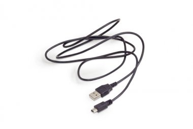 Beyaz bir arka plan üzerinde mini Usb kablosu Usb