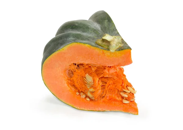 Trozo de calabaza de invierno verde oscuro con semillas — Foto de Stock