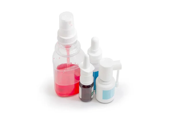 Pulverizadores e aerossóis para o tratamento do nariz e garganta — Fotografia de Stock
