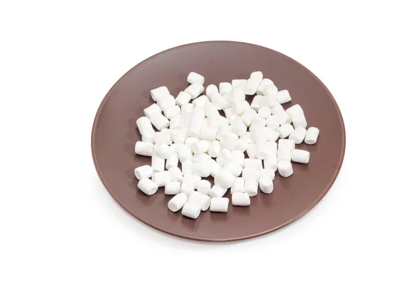 Marshmallow branco em um prato marrom — Fotografia de Stock