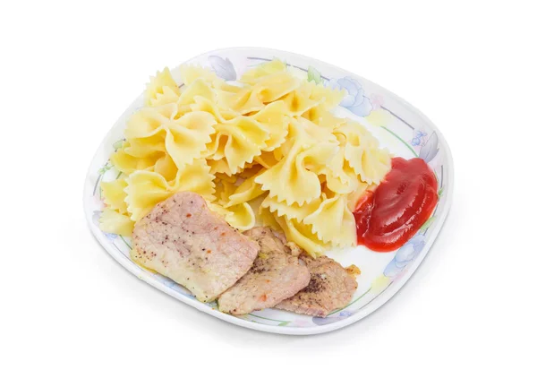 Gekookt vlees zonder been pork chops met farfalle pasta en ketchup — Stockfoto