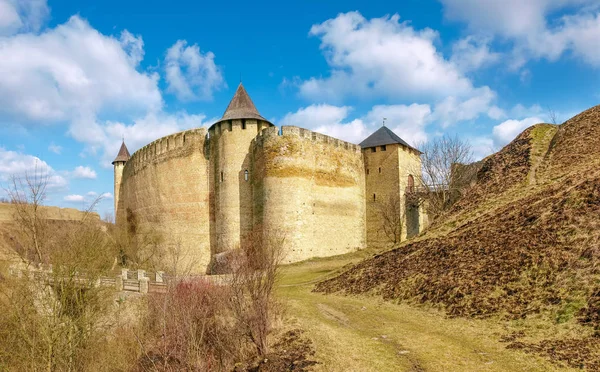Vista de la fortaleza de Khotyn desde el oeste, Ucrania —  Fotos de Stock