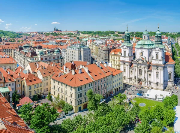 Vista desde el Ayuntamiento de la Ciudad Vieja hasta el noroeste, Praga —  Fotos de Stock