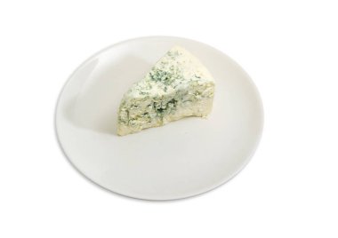 Mavi peynir beyaz çanak üzerinde parçası