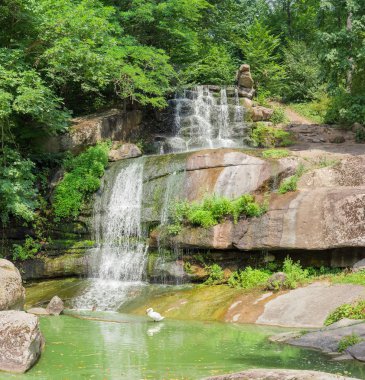 Yapay şelale Botanik Bahçesi Sofiyivka, Uman city, Ukrayna