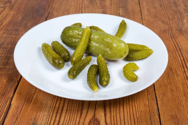 One Pickled Ordinary Cucumber Several Pickled Tiny Cucumbers Also Called — Stock Photo, Image