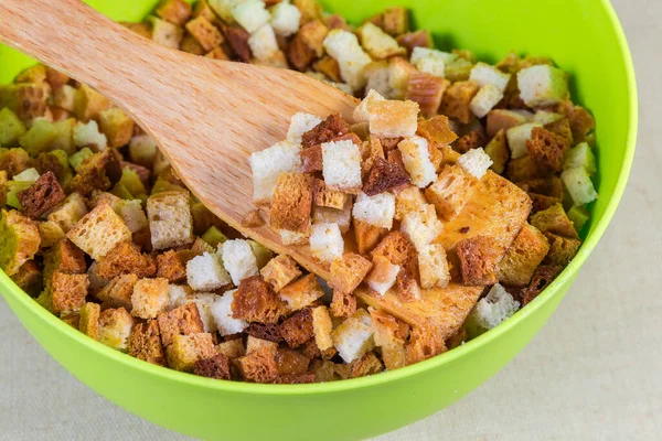 Morceaux Faits Maison Chapelure Séchée Forme Petits Cubes Avec Spatule — Photo