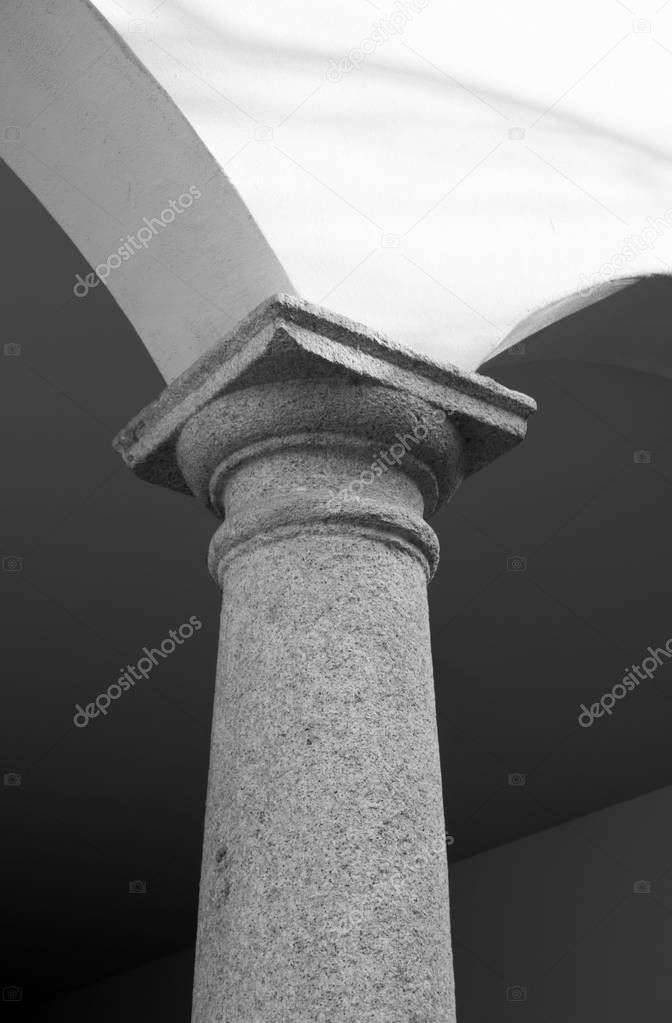 One architettonic columns in black and white
