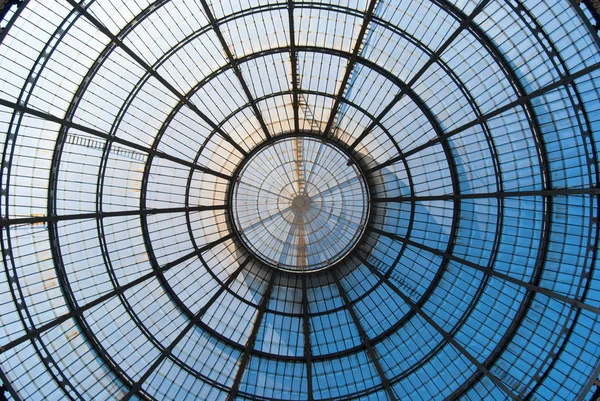 Zentralverglasung von vittorio emanuele im Zentrum von Mailand — Stockfoto