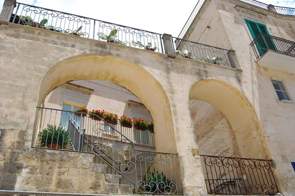 Vue sur les maisons typiques de Polignano a Mare - Pouilles - Italie — Photo