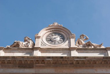 Camposanto'daki Santa Maria Annunciata Saati