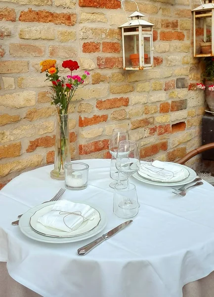 Table set for 2 people in Torre di Palme — Stock Photo, Image