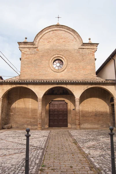 Lado Principal Santa Illuminata Con Columnata Ventana Circular Fresco — Foto de Stock