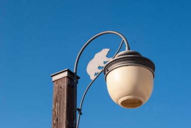 Ayı şekil üzerinde Madonna di Campiglio için tipik bir sokak lambası