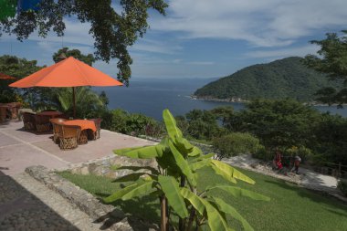 Masa ve sandalye seaside resort, Jalisco, Meksika düzenlenmiş