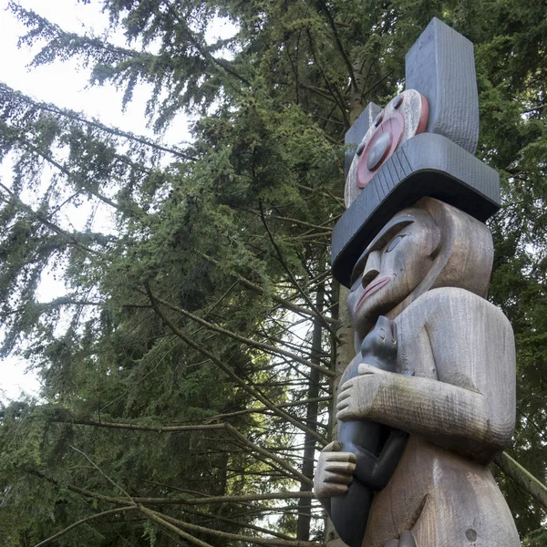 Tradicional First Nation Totem Pole Museum Anthropology Vancouver British Columbia — Fotografia de Stock