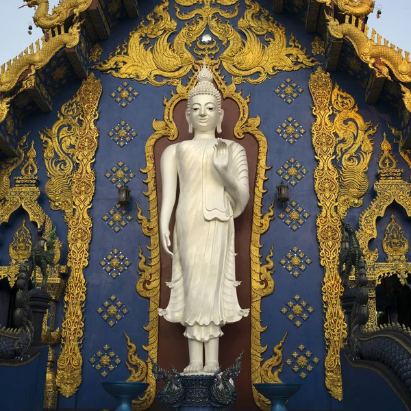 Estátua Buda Templo Rong Suea Ten Temple Chiang Rai Tailândia — Fotografia de Stock